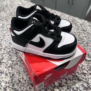 Nike Dunk Low (Toddler) Sneakers 6c